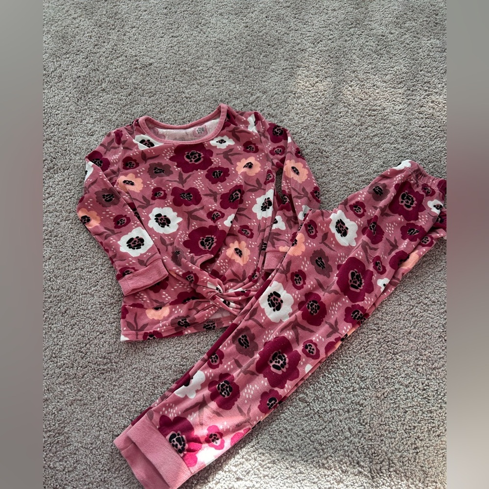 Tahari Pink & Wine Girls Floral PJ Set

Size 10/12